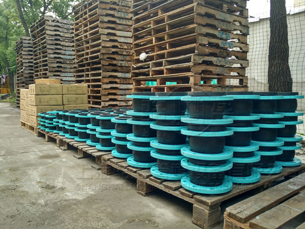 橡膠接頭配套法蘭有什么區(qū)別 橡膠接頭配套法蘭有什么區(qū)別